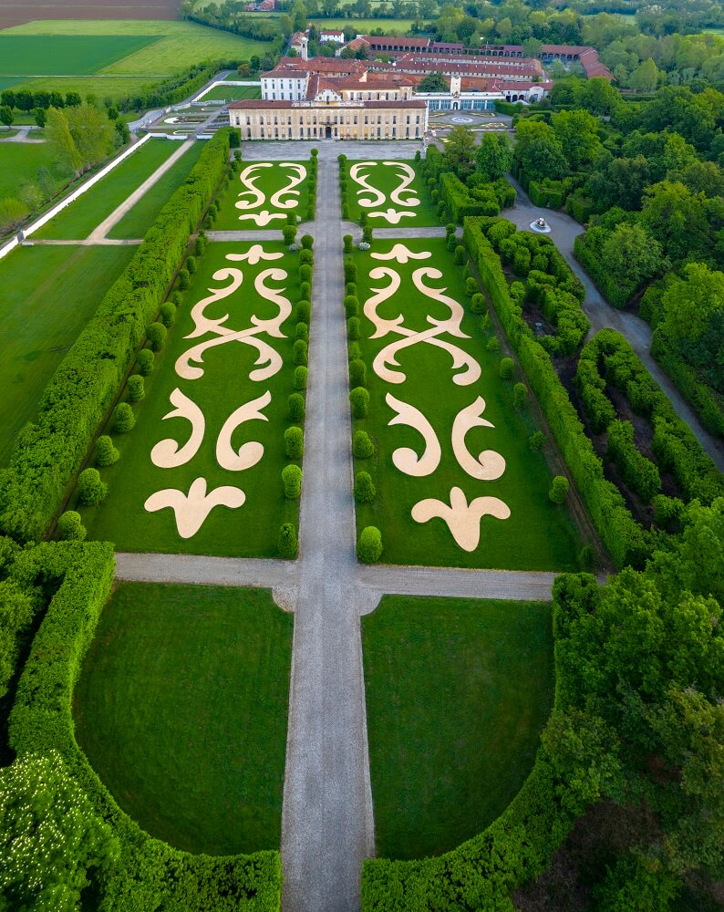 villaarconati veduta aerea della facciata sud e parterre ph. d. fusaro cs2024