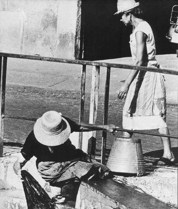 lavandaie sul naviglio grande1920