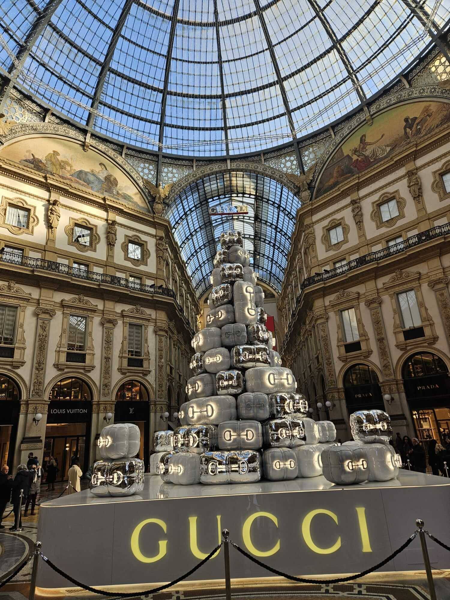 albero di Natale Gucci a Milano